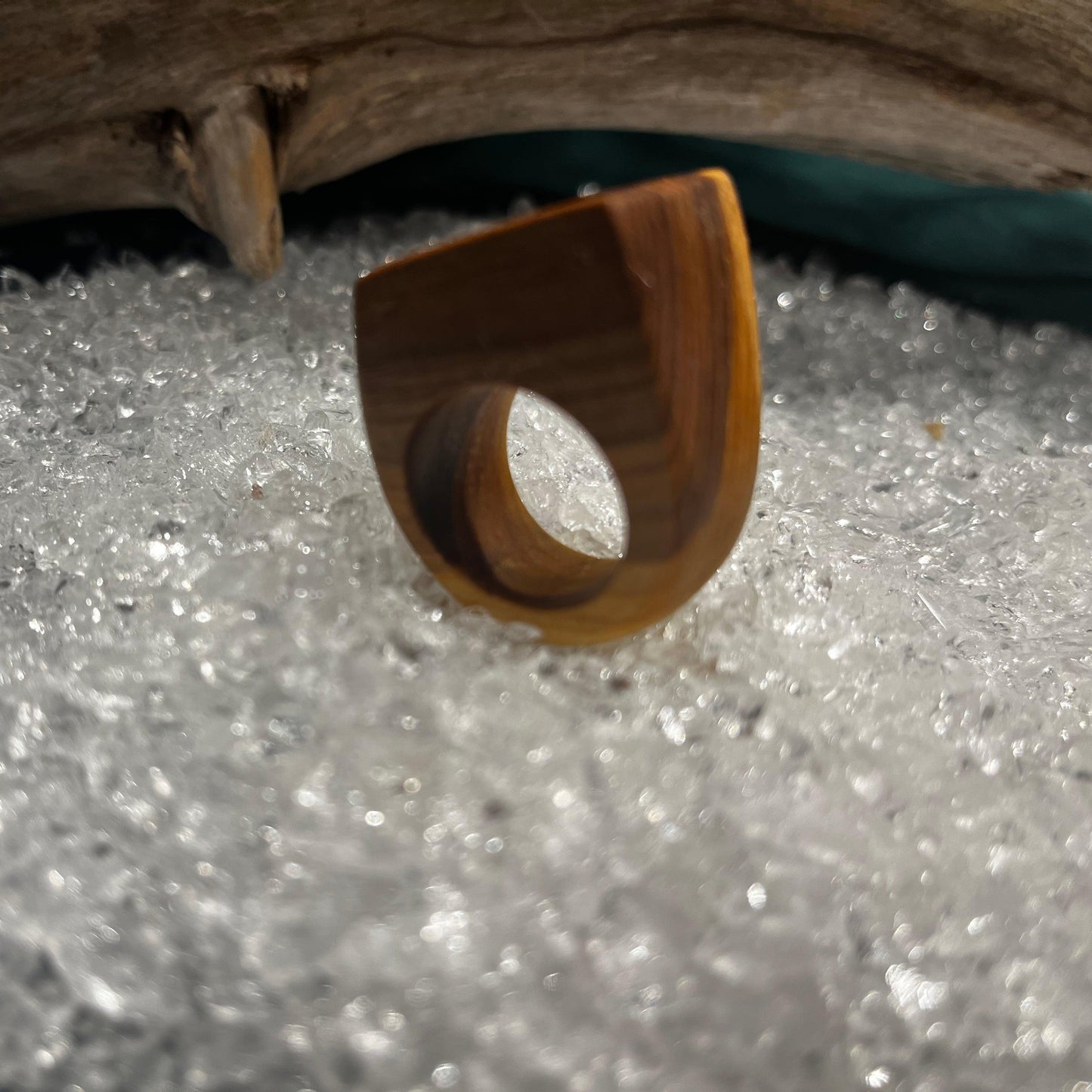 Träsmycken /Handmade Large wood ring - Träsmycken Hantverk- Bessie design handmade/ / Wooden jewelry
