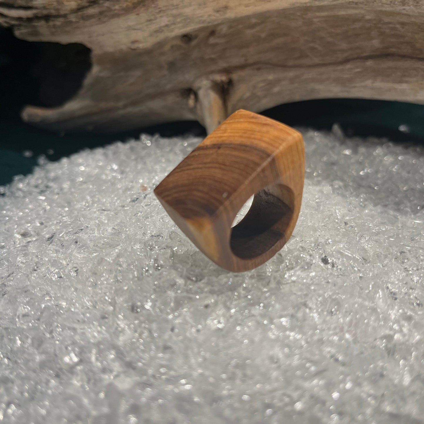 Träsmycken /Handmade Large wood ring - Träsmycken Hantverk- Bessie design handmade/ / Wooden jewelry