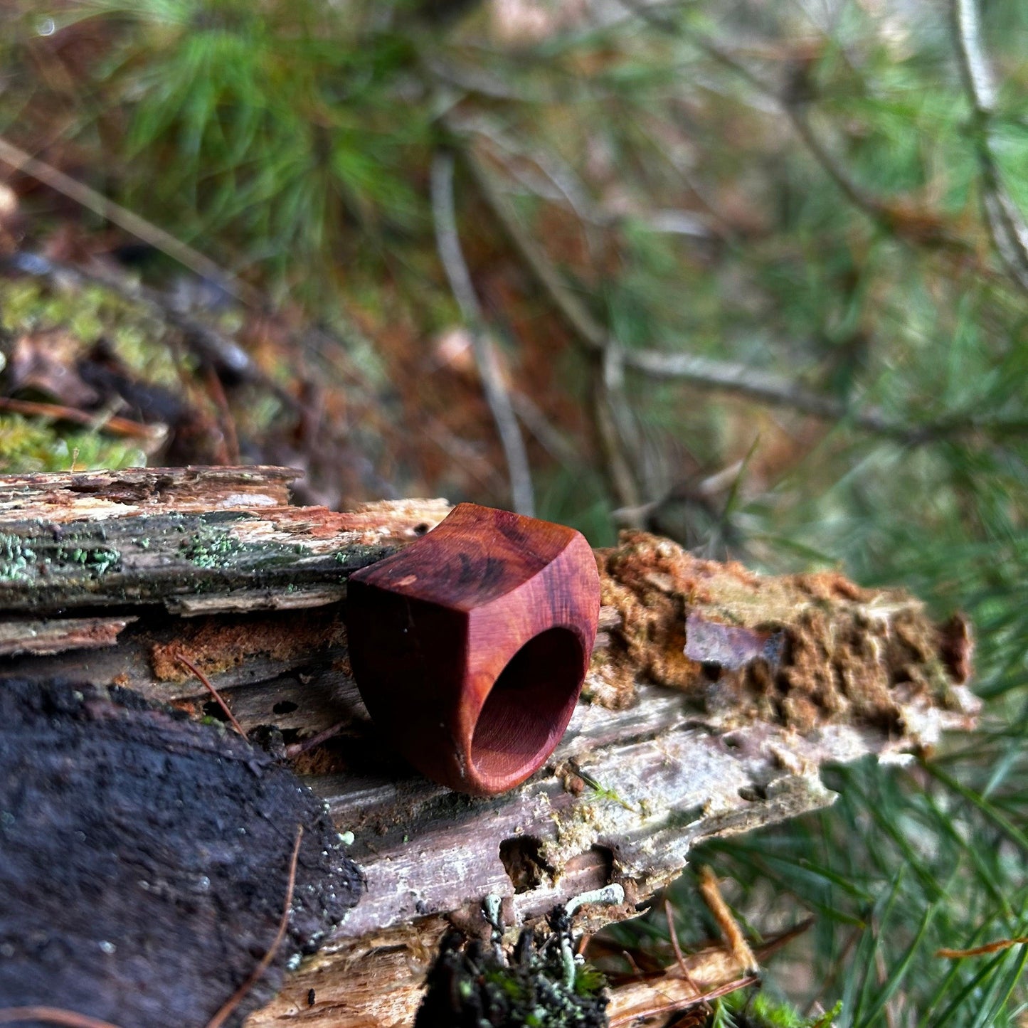 Träsmycken /Handmade Large wood ring - Träsmycken Hantverk- Bessie design handmade/ / Wooden jewelry