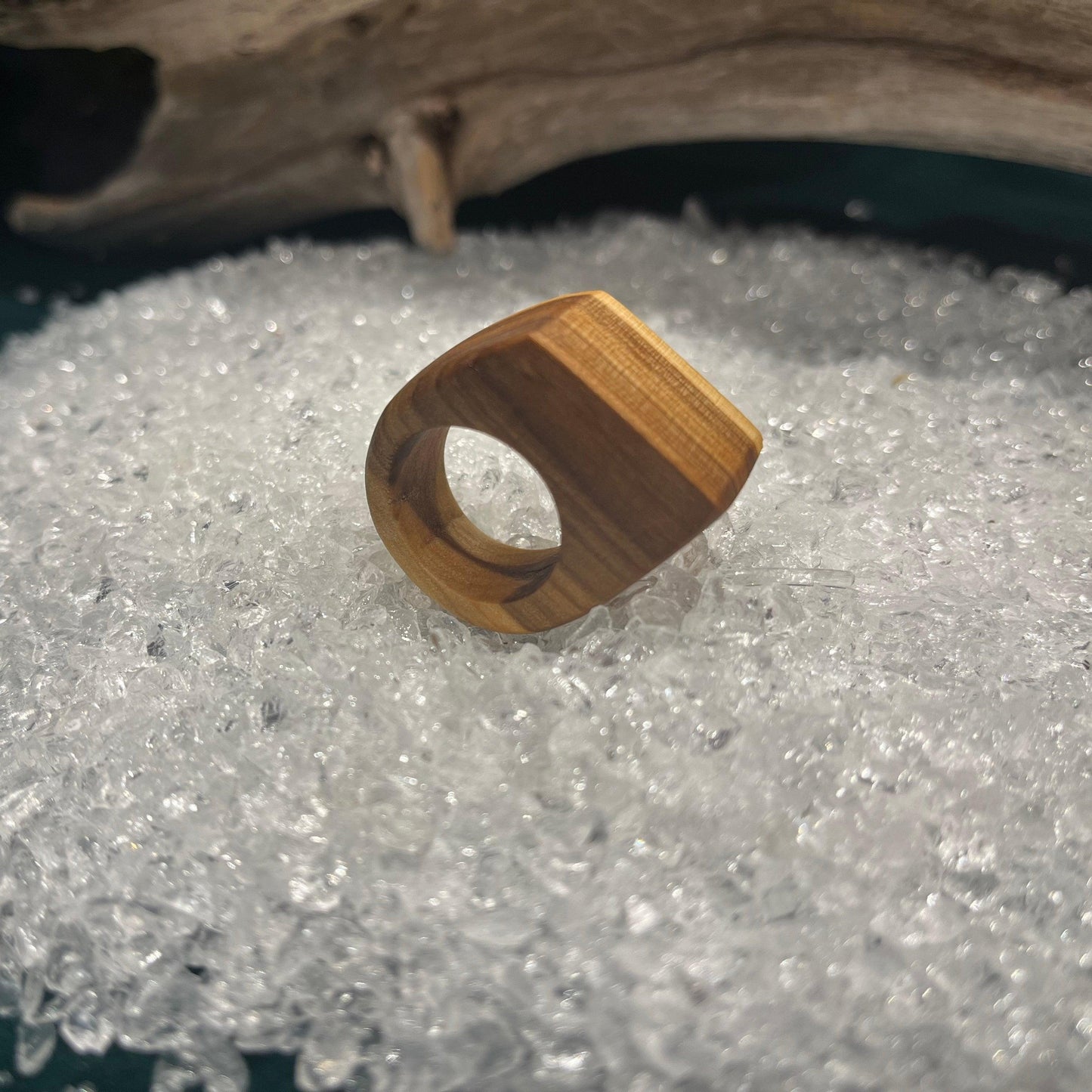 Träsmycken /Handmade Large wood ring - Träsmycken Hantverk- Bessie design handmade/ / Wooden jewelry