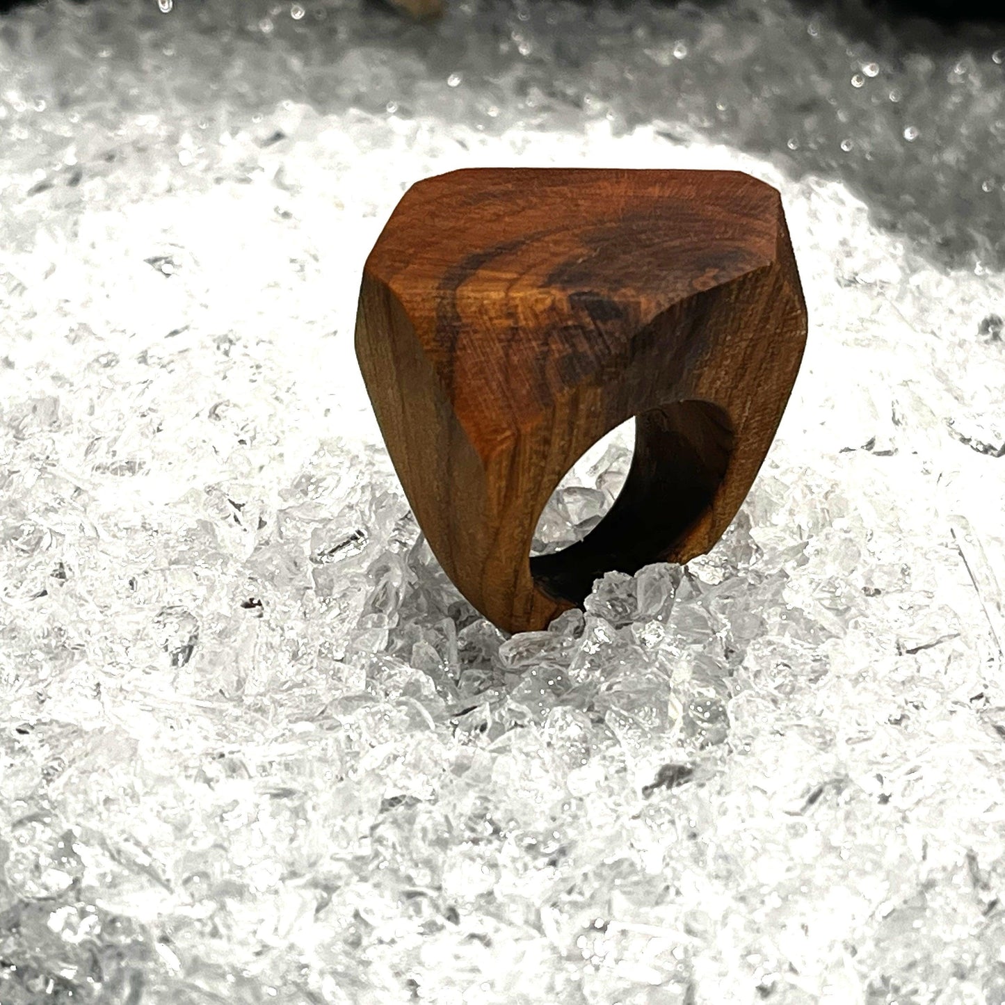 Träsmycken /Handmade Large wood ring - Träsmycken Hantverk- Bessie design handmade/ / Wooden jewelry