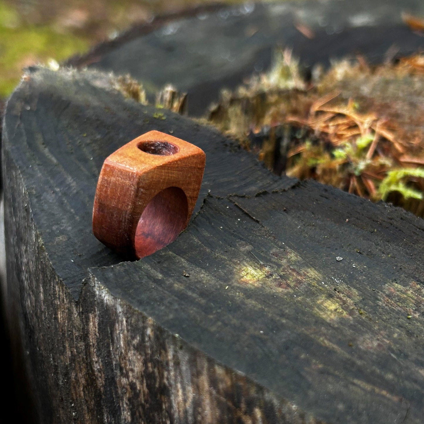 Träsmycken /Handmade Small wood ring - Träsmycken Hantverk- Bessie design handmade/ / Wooden jewelry