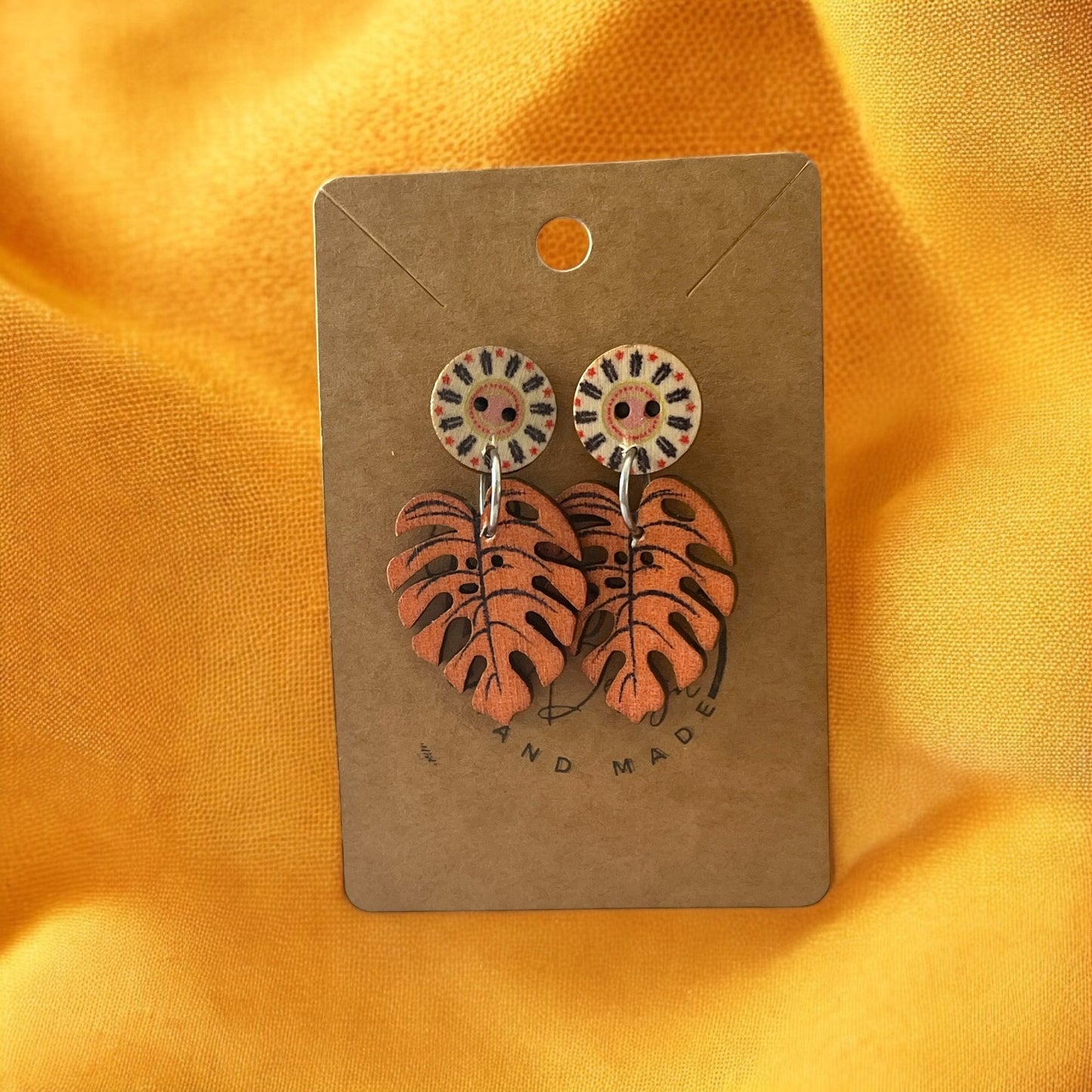 Earring painted Wood - Träsmycken Hantverk- Bessie design handmade/ / Wooden jewelry