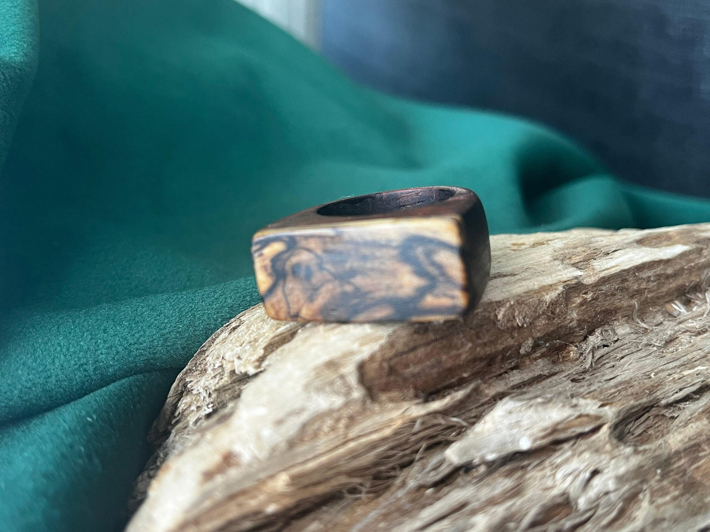 Träsmycken /Handmade Match ring and earrings - Träsmycken Hantverk- Bessie design handmade/ / Wooden jewelry