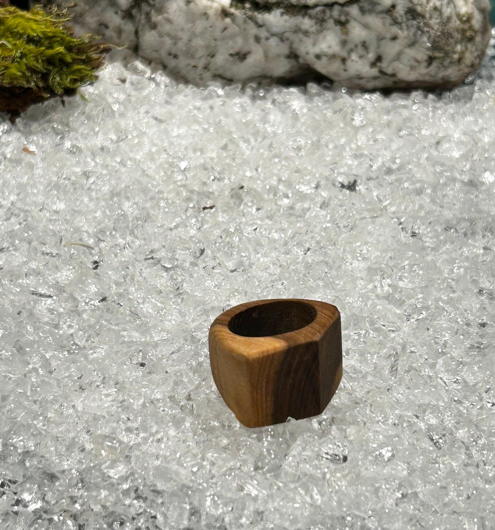 Träsmycken /Handmade Large wood ring - Träsmycken Hantverk- Bessie design handmade/ / Wooden jewelry
