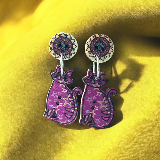 Earrings painted Wood Cats - Träsmycken Hantverk- Bessie design handmade/ / Wooden jewelry