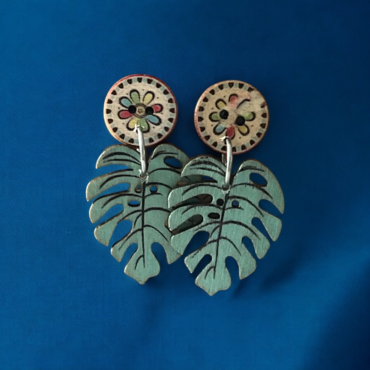 Earrings painted Wood Leaves and flowers - Träsmycken Hantverk- Bessie design handmade/ / Wooden jewelry