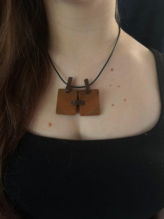 Träsmycken /Handmade Wood Necklace