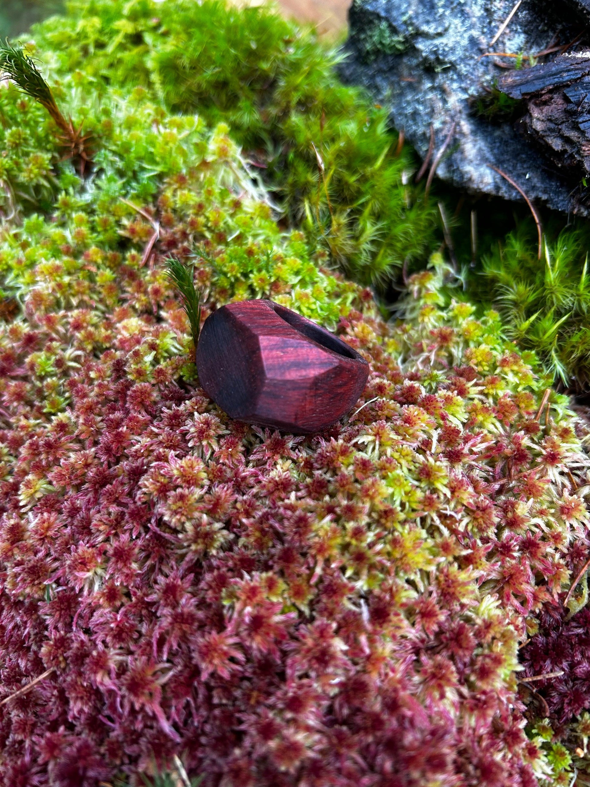 Träsmycken /Handmade Large wood ring - Träsmycken Hantverk- Bessie design handmade/ / Wooden jewelry